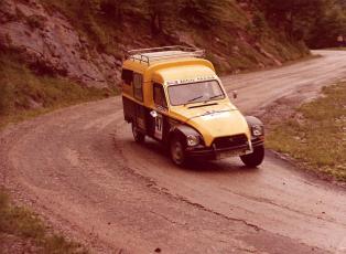 Màrius Llongueras–Jordi Tella (Citroën Dyane 6 F). Rallye Ripollès 1981 (Foto: Francisco Martín)